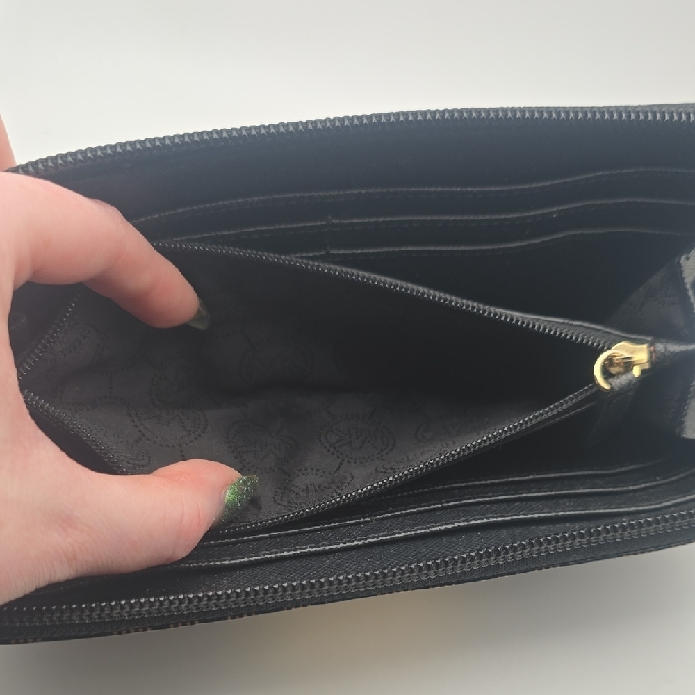 Michael Kors Black MK Logo Patent Leather W/ Gold Hardware Long Wallet (EUC)🖤✨️ - Picture 8 of 9